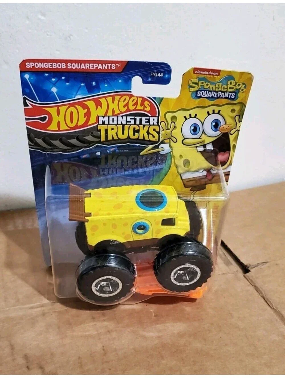 Hot Wheels Monster Trucks SpongeBob SquarePants Die-Cast 1:64 FYJ44 New